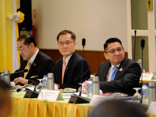 เข้าร่วมประชุมมูลนิธิพระบรมราชานุสาวรีย์รัชกาลที่ 5 ณ ป้อมพระจุลจอมเกล้า