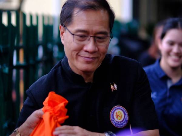 มูลนิธิอาสาเพื่อนพึ่ง (ภาฯ) ยามยาก สภากาชาดไทย ส่งถุงยังชีพพระราชทานช่วยเหลือผู้ประสบอุทกภัยในพื้นที่ภาคใต้ จังหวัดสงขลา สตูล ยะลา นราธิวาส และปัตตานี