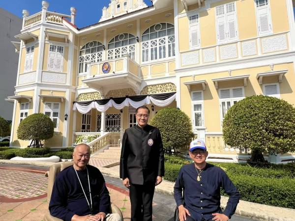 วีระศักดิ์ พากฤษนะ ทัวร์ยกล้อ เยี่ยมชม ร้านกาแฟ ”พาเฟ่“