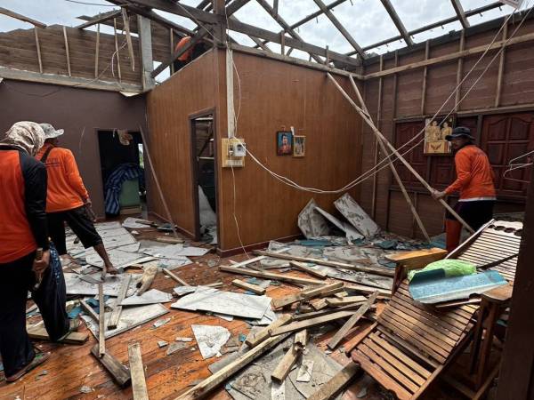 โครงการเก็บกล่องสร้างบ้านเพื่อมูลนิธิอาสาเพื่อนพึ่ง (ภาฯ) ยามยาก สร้างบ้านให้กับผู้ประสบอุทกภัย