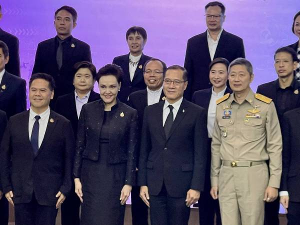 การประชุมและตรวจเยี่ยมการปฏิบัติงาน พร้อมมอบนโยบายการขับเคลื่อนการดำเนินงานของกระทรวงอุตสาหกรรม 