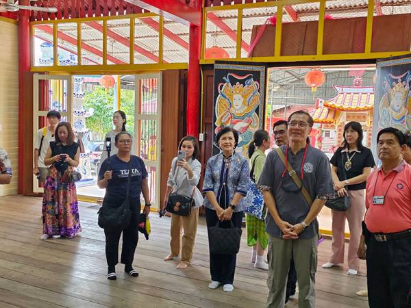 ท่องเที่ยว Carbon Neutral ที่คลองดำเนินสะดวกกับเหล่า KOL (ตอนที่ 2)